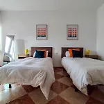 3br Center - Ideal Groups - 6 Pax Apartman *