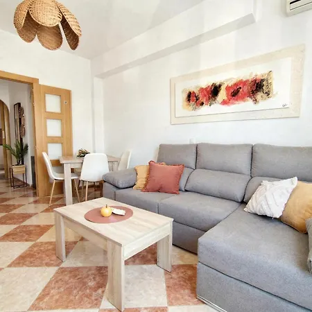 Spacious & Bright In Málaga