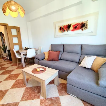 Spacious & Bright In Apartman