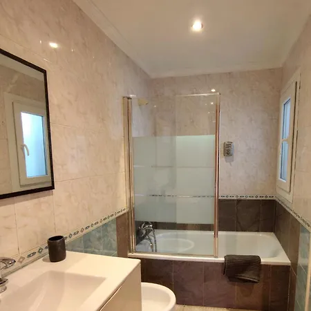 3br Center - Ideal Groups - 6 Pax شقة