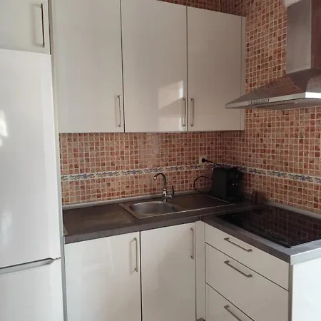 3br Center - Ideal Groups - 6 Pax *