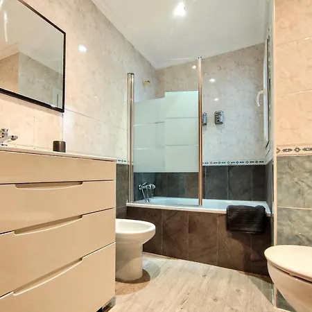 3br Center - Ideal Groups - 6 Pax مالقة