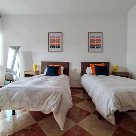 3br Center - Ideal Groups - 6 Pax شقة *