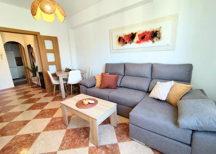 Spacious & Bright In Apartman