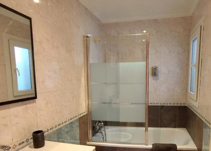 Spacious & Bright In Apartman